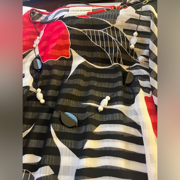 ALFRED DUNNER. SIZE 12P SHEER RED, WHITE,BLACK TOP - Picture 2 of 8